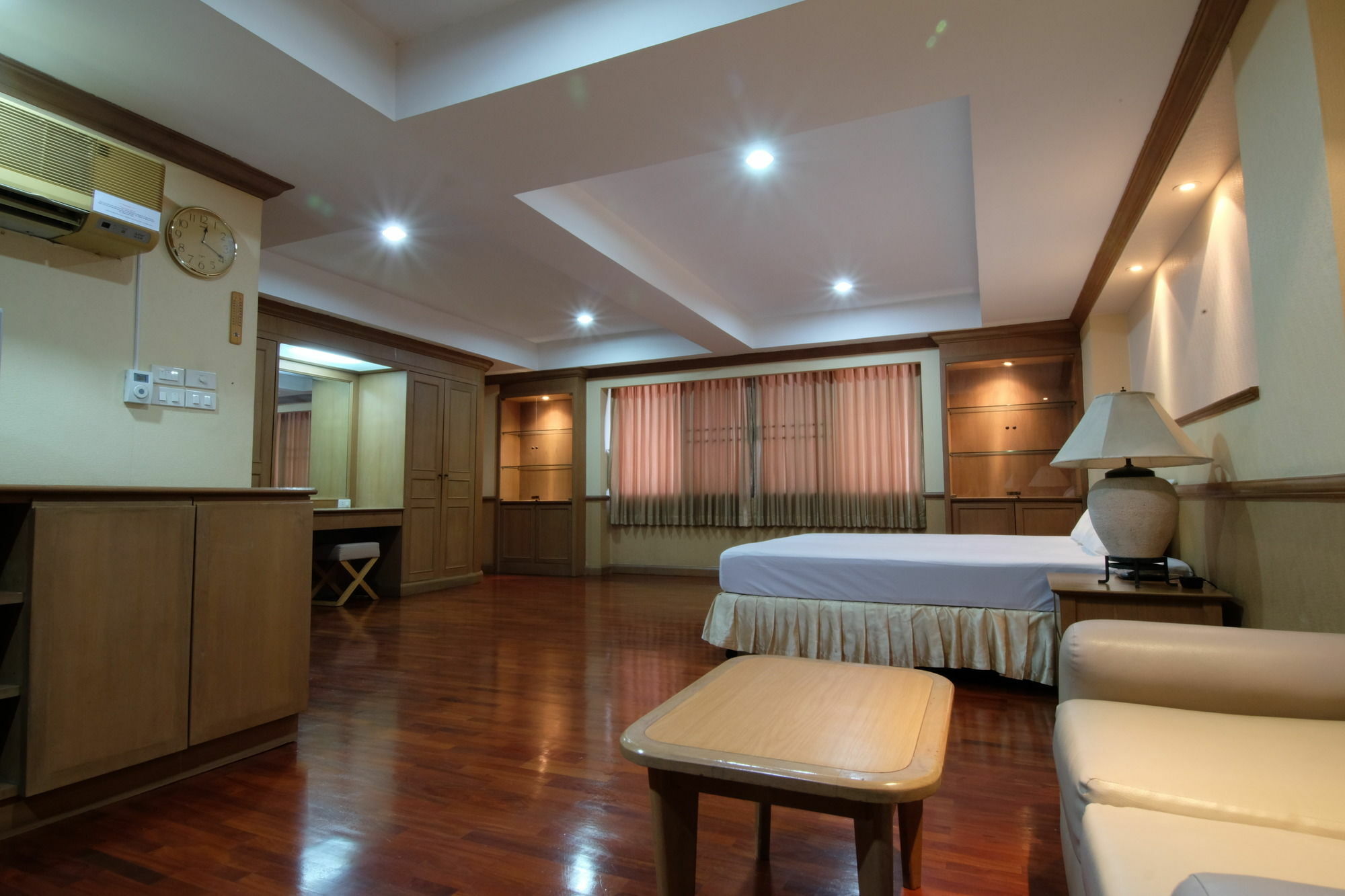 Alameda Suites Hotel Bangkok Extérieur photo